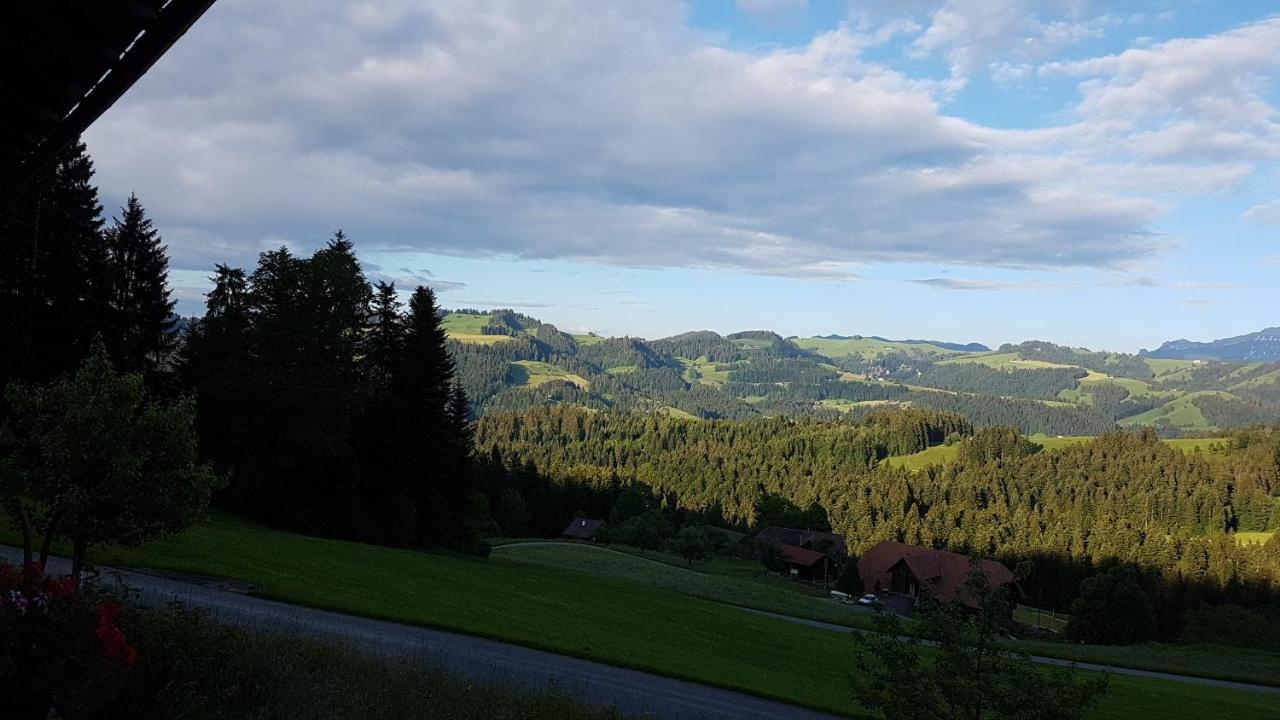 B&B Kraettli Eggiwil ภายนอก รูปภาพ