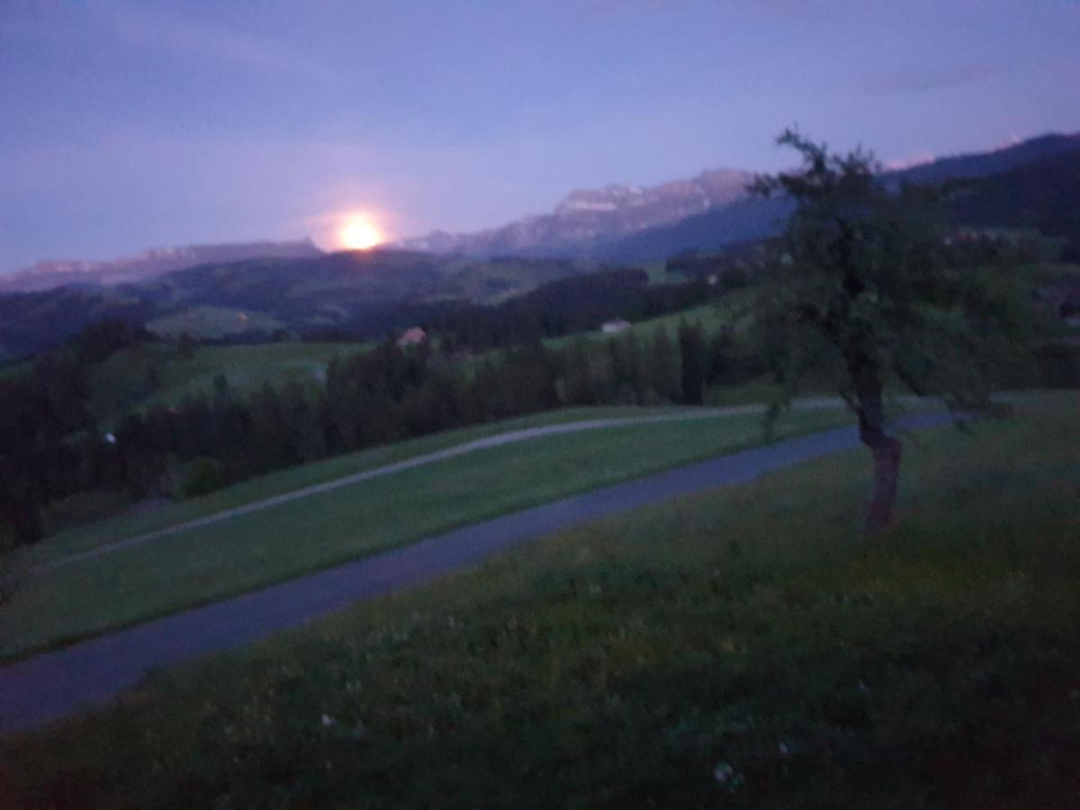 B&B Kraettli Eggiwil ภายนอก รูปภาพ